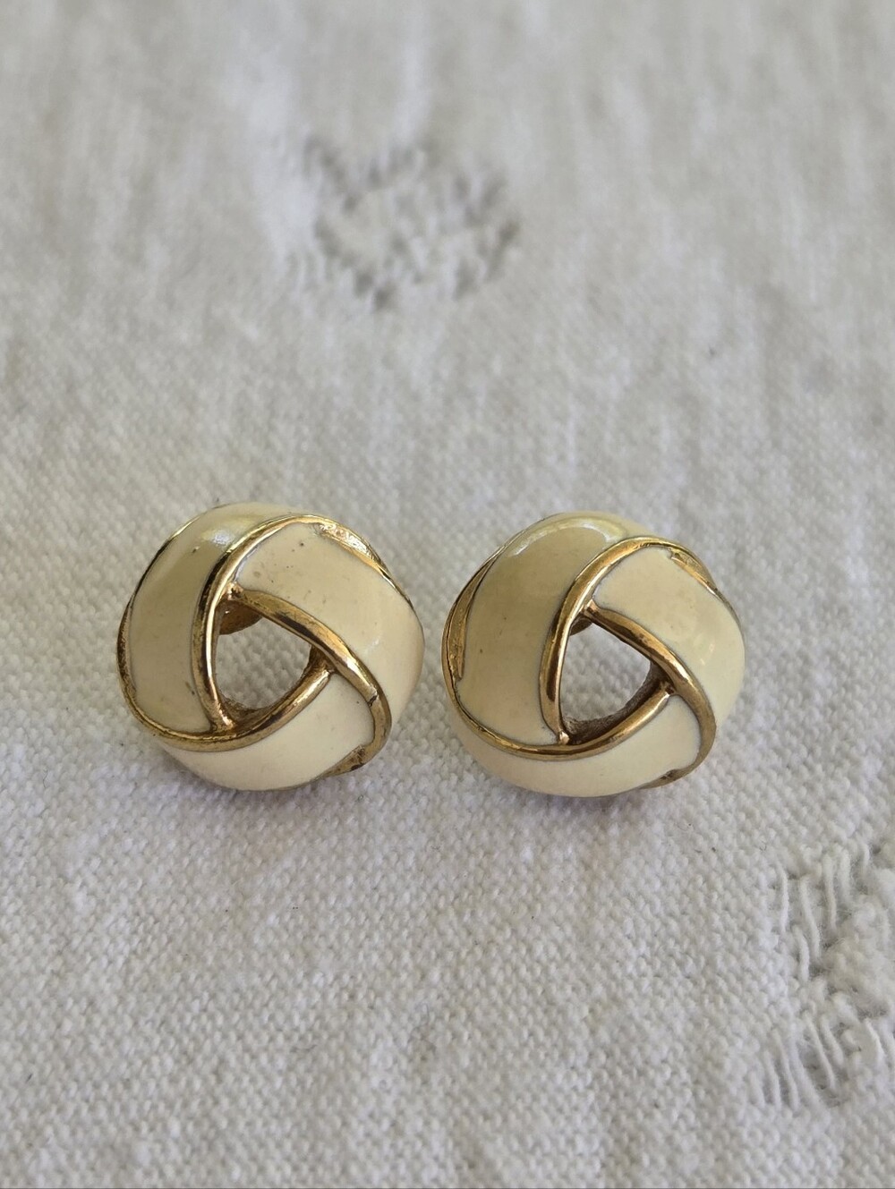 Monet Cream and Gold Knot Stud Earrings Vintage